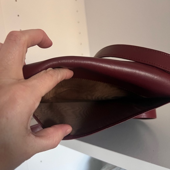 Cartier Bordeaux Must Line Shoulder Bag with adjustable strap - Picture 10 of 11